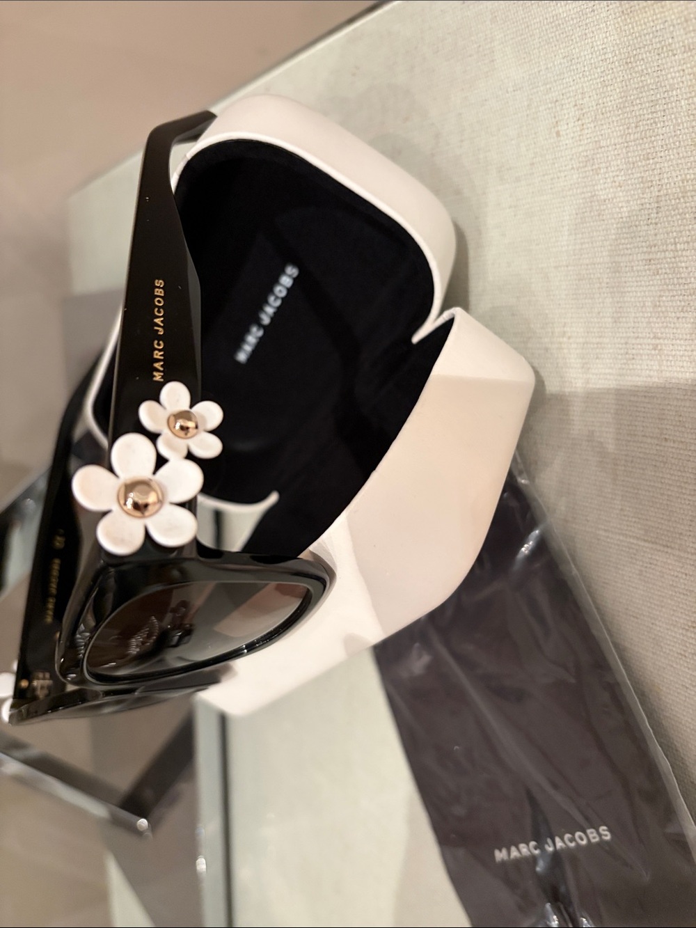 Marc Jacobs Black Sunglasses with White Daisy Embellishment - Picture 3 of 4
